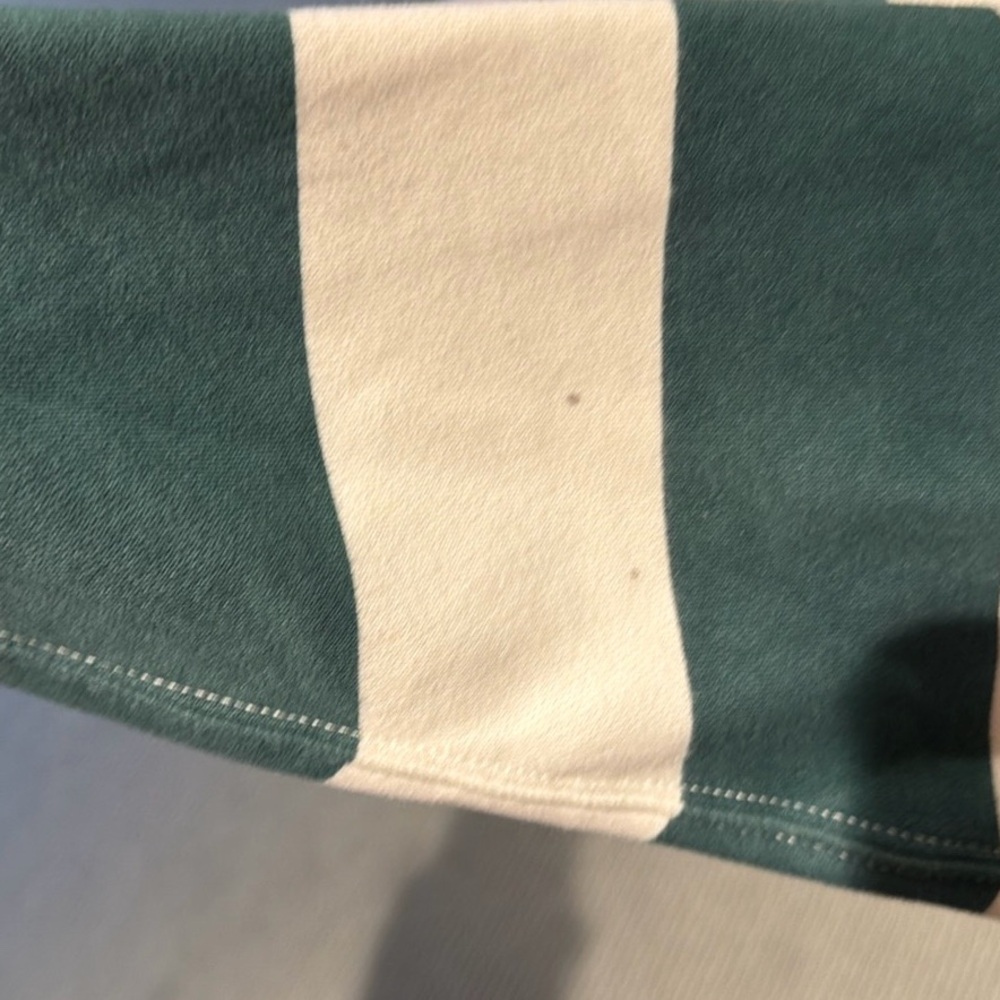 Abercrombie & Fitch cropped rugby top in green stripe - Picture 10 of 10